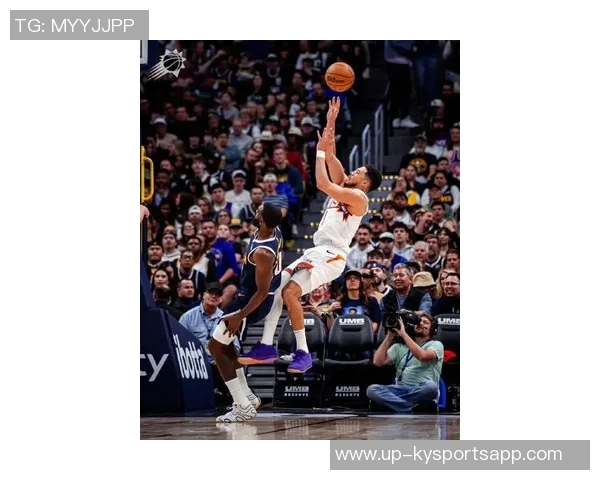 布克首节突破海斯防守时受伤乔丹奥特透露伤退原因